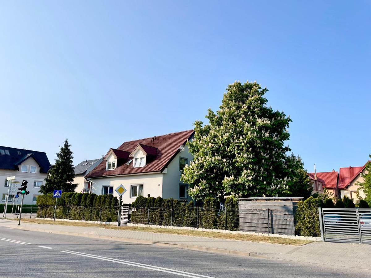 Pokoje I Domek Letniskowy Pod Kasztanem 亚斯塔尔尼亚 外观 照片